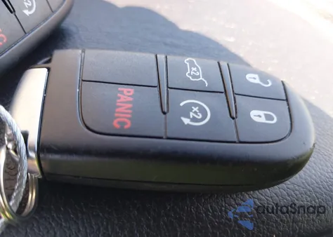 2017 Jeep Grand Cherokee Overland 4X4 из США, поврежденный, VIN 1C4RJFCG2HC641791